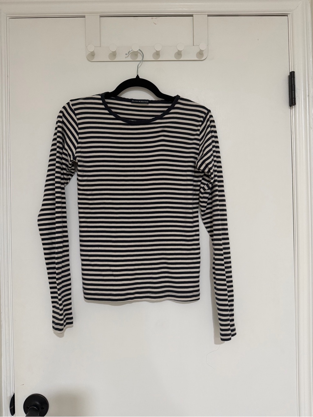 🔥🔥 Brandy Melville Navy Blue and White Striped Long-Sleeve Tee! 🔥🔥